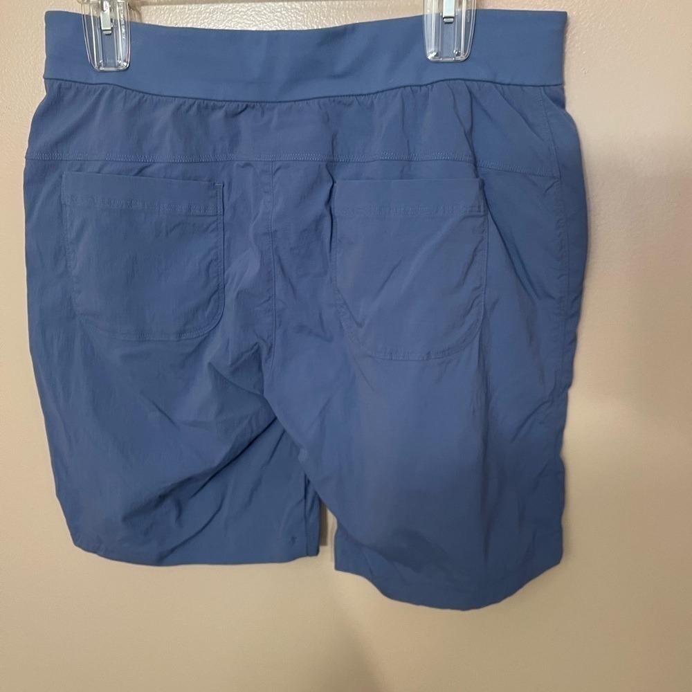 Athleta Light Blue Shorts Sz 10 EUC - Picture 5 of 5